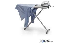 postazione-da-stiro-per-hotel-riponibile-in-armadio-h3157