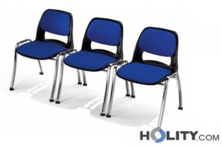 Le sedie per sala meeting dotate di ganci unione